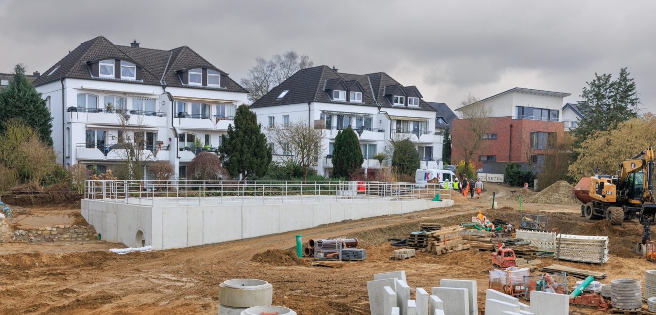 Das Regenklärbecken fasst knapp 300 Kubikmeter Niederschlag und wurde vom KÖGEL Team in Ortbeton erstellt.