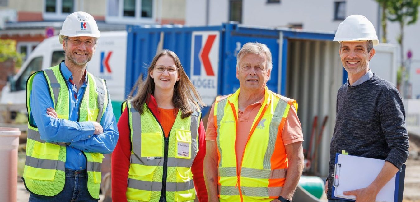 Das Projektteam beim Regenbecken in Verden