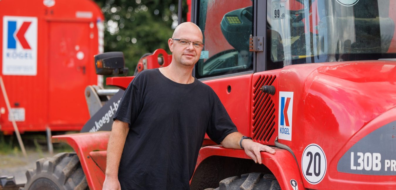 Mitarbeiter vor Radlader in Verden