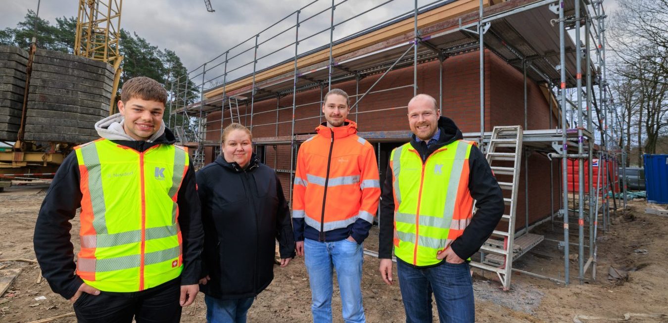 Gemeinsam für die beste Lösung: Beim Bau des Pumpwerks stehen die Gemeinde Wallenhorst, das Ingenieurbüro und das KÖGEL Team im engen Austausch.